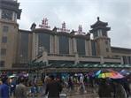 南方苦戰(zhàn)強(qiáng)降雨 北方氣溫沖30℃